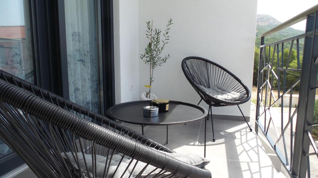 Apartments L-A-M Подстрана Екстериор снимка