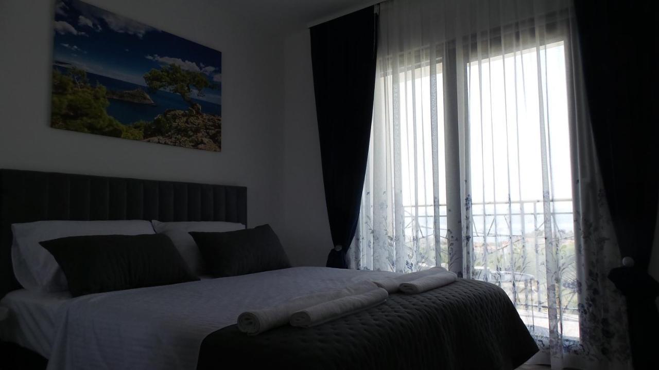 Apartments L-A-M Подстрана Екстериор снимка