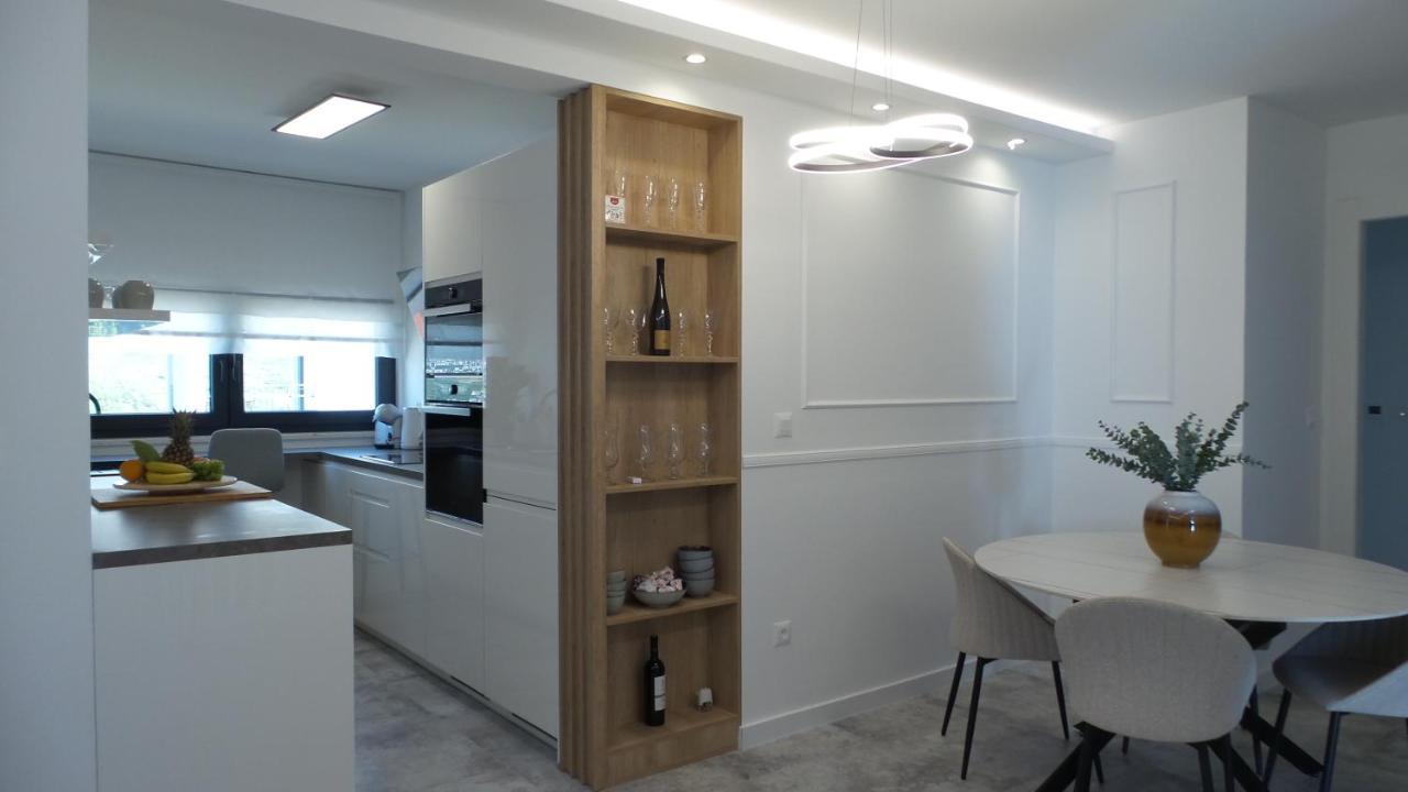 Apartments L-A-M Подстрана Екстериор снимка