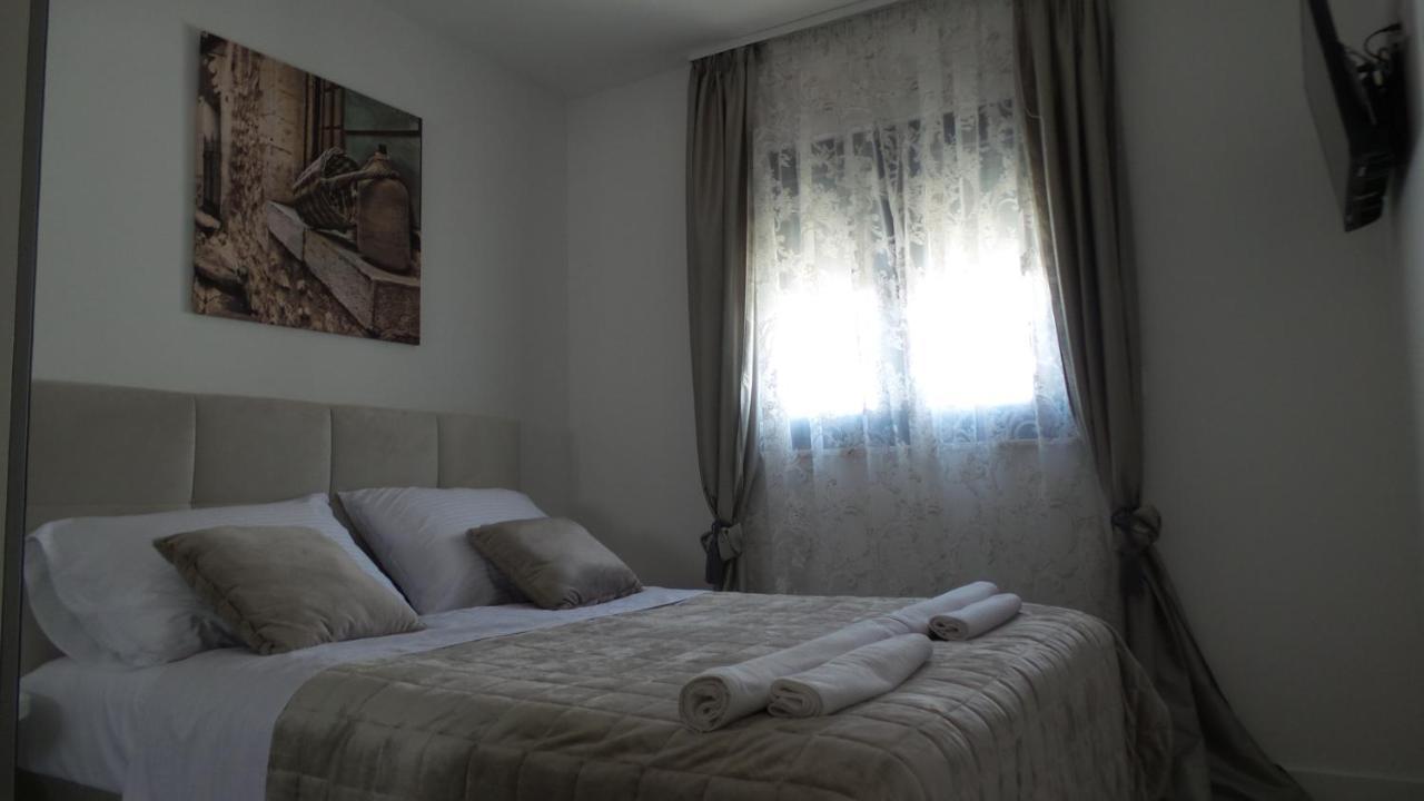 Apartments L-A-M Подстрана Екстериор снимка
