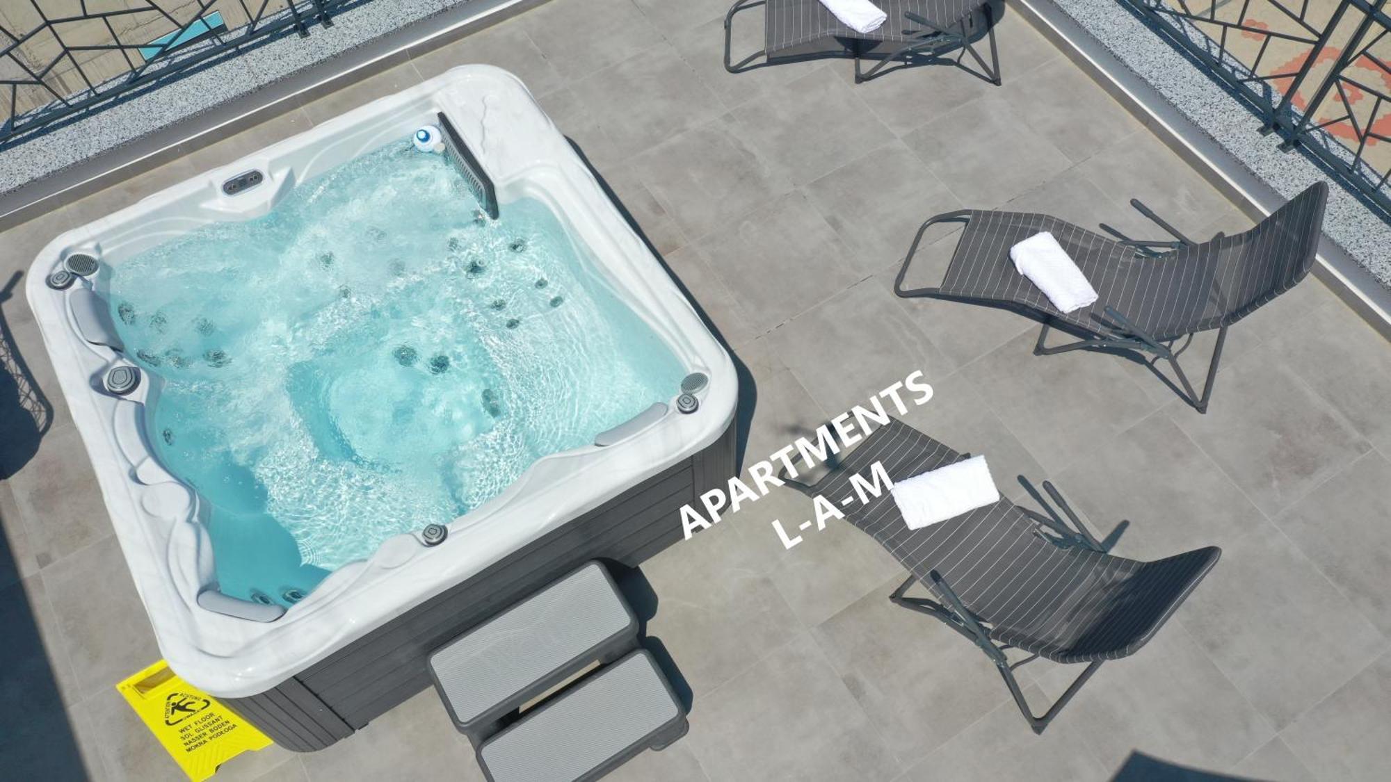 Apartments L-A-M Подстрана Екстериор снимка