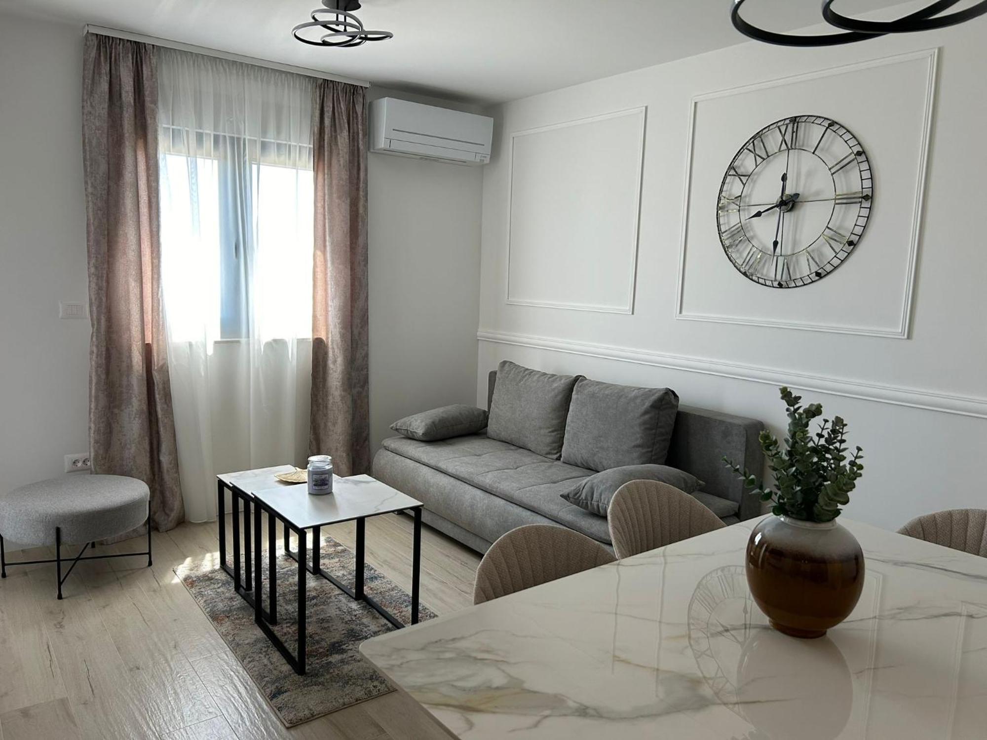 Apartments L-A-M Подстрана Екстериор снимка